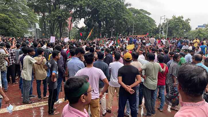 শহীদ মিনারে সম্মিলিত সংখ্যালঘু জোটের সমাবেশ॥ হিন্দু নির্যাতন বন্ধসহ ৮ দফা বাস্তবায়নে হুঁশিয়ারি ॥