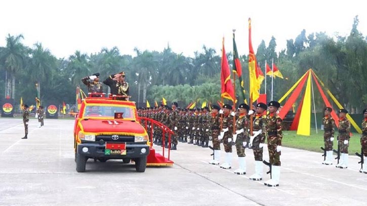  সাঁজোয়া কোর, আর্মি সার্ভিস কোর এবং অর্ডন্যান্স কোরের রিক্রুট ব্যাচ-২০২৪ কুচকাওয়াজ অনুষ্ঠিত